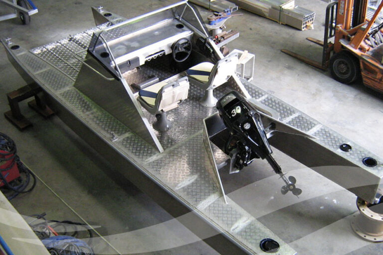 Shoreline Marine Fabrication - Boat Builder WA Umpire Boats